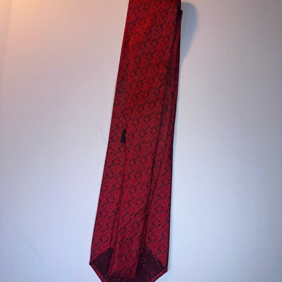 Gucci Red 100%Silk Men’s Tie, Vintage excellent condition, classic Gucci Pattern - Picture 6 of 7